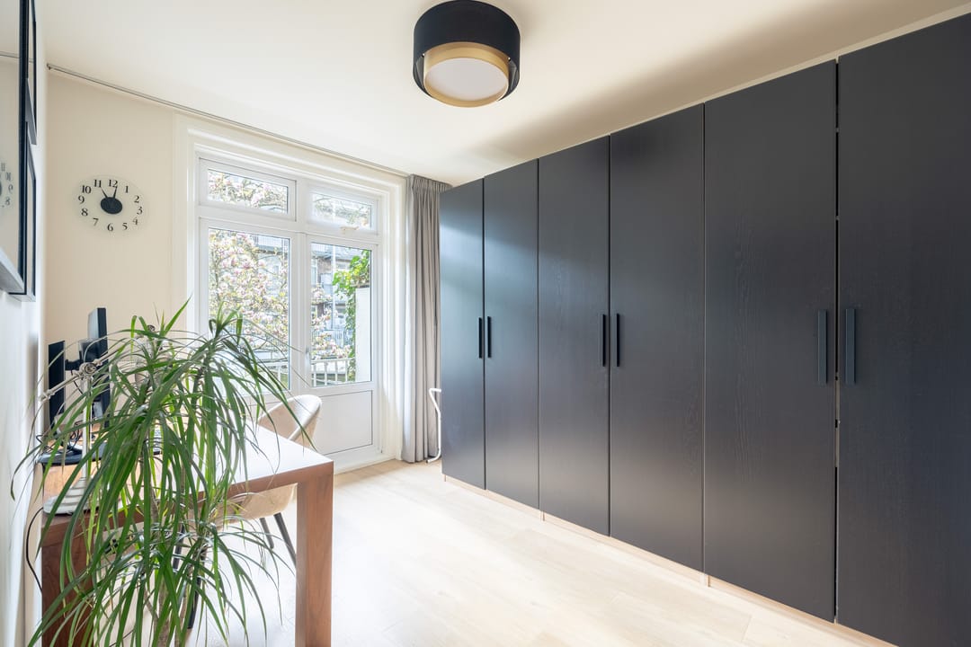 Renovated 4-Room Apartment with Three Bedrooms and Southeast-Facing Balcony — 23