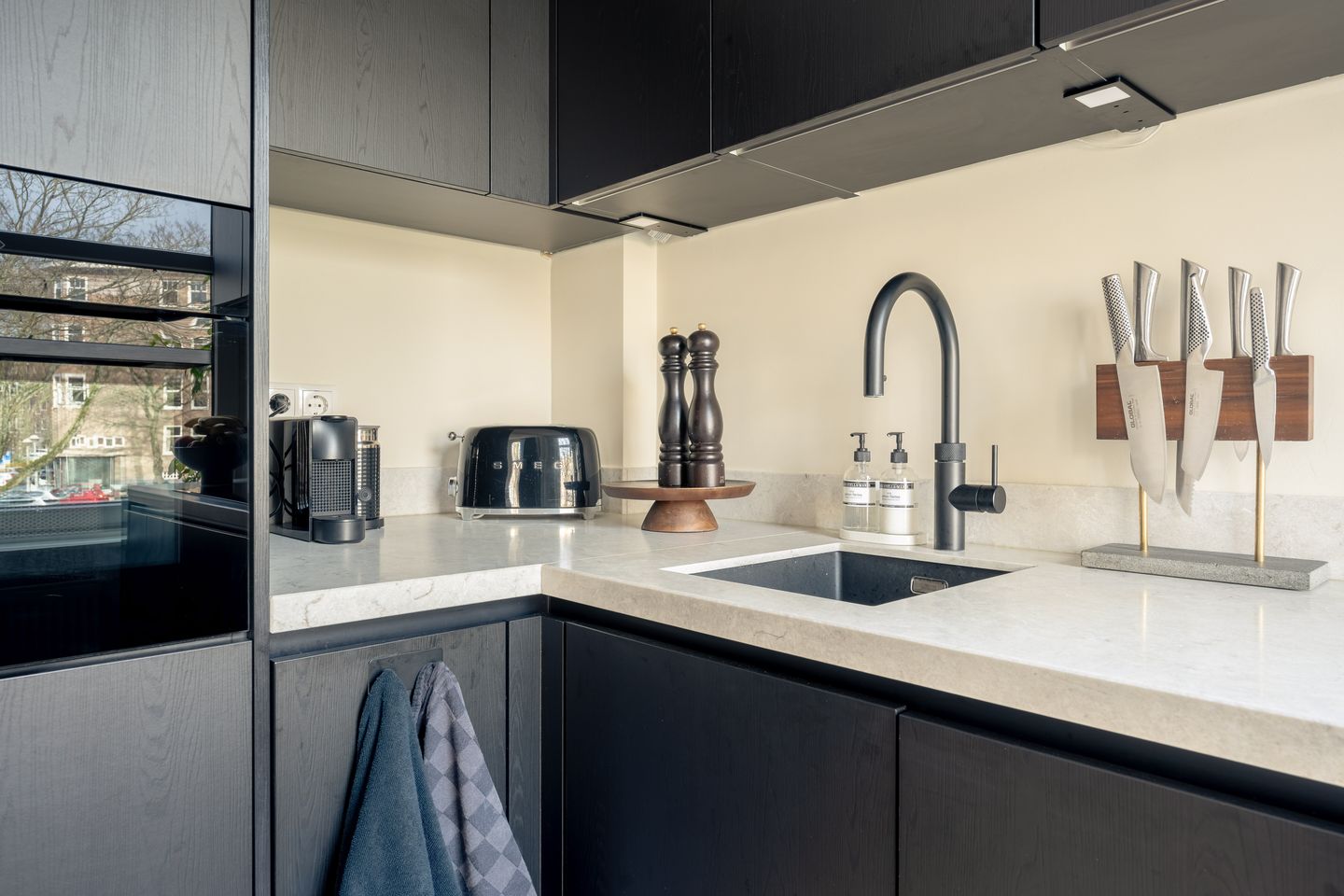 Renovated 4-Room Apartment with Three Bedrooms and Southeast-Facing Balcony — 14