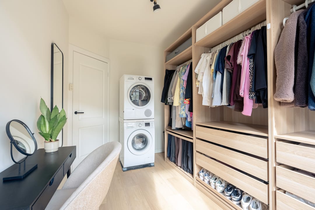 Renovated 4-Room Apartment with Three Bedrooms and Southeast-Facing Balcony — 26