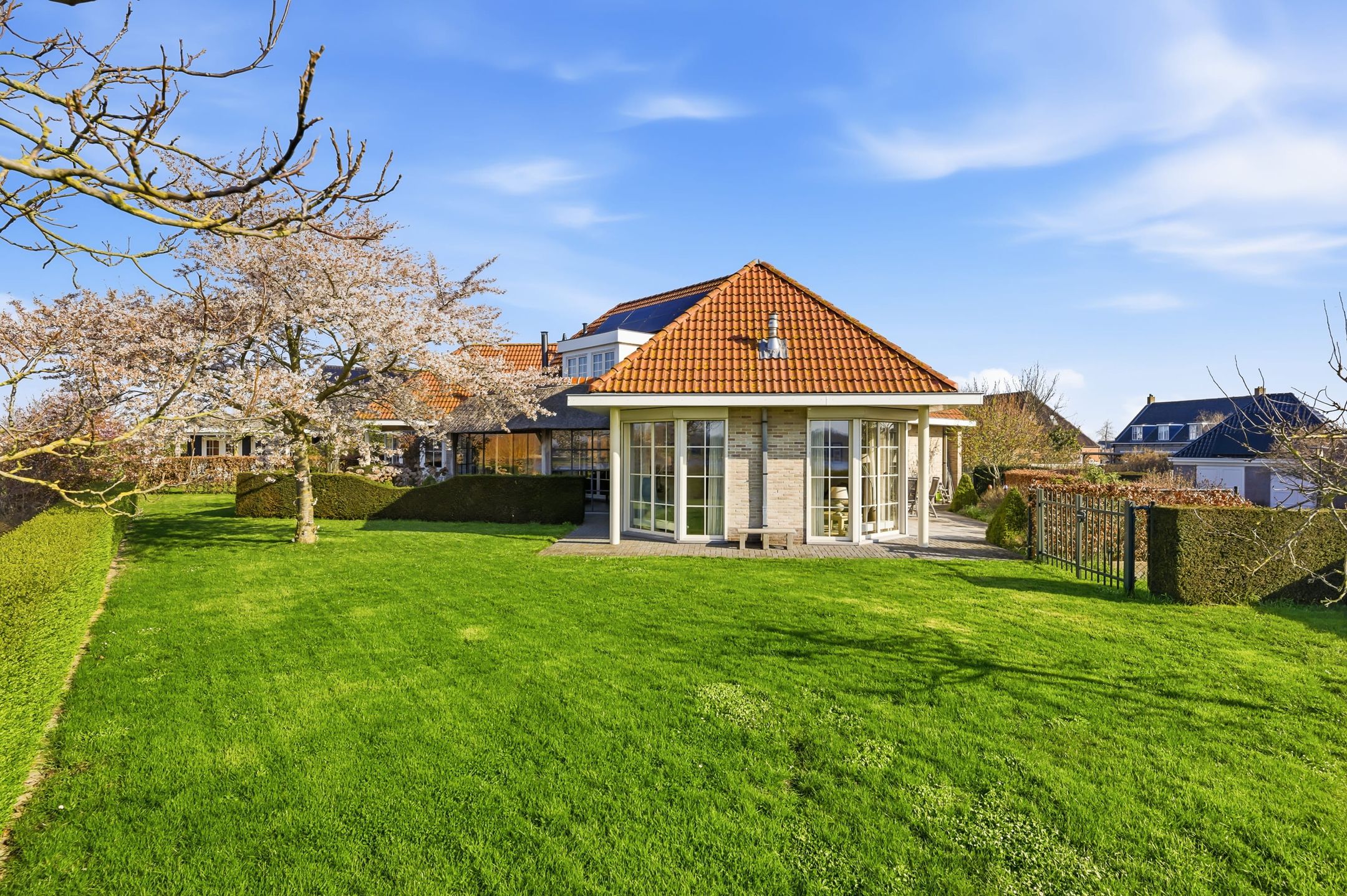 Luxury waterfront villa with wellness facilities and energy label A near Otheense Kreek — 72