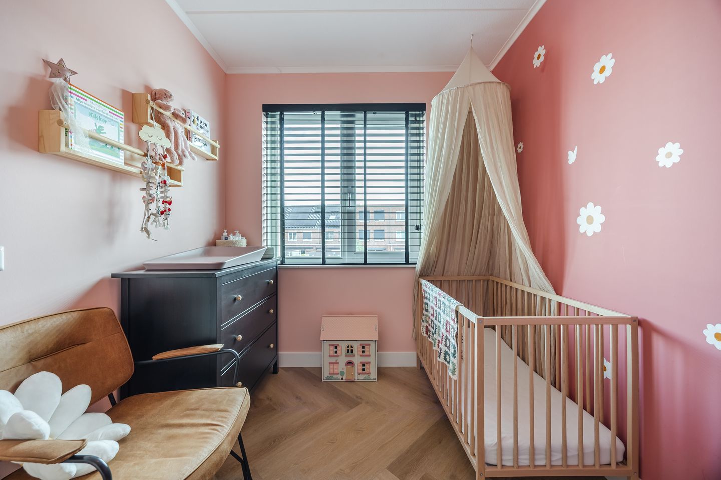 Modern Energy-Efficient Terraced Home with Private Parking in Bergen op Zoom — 29
