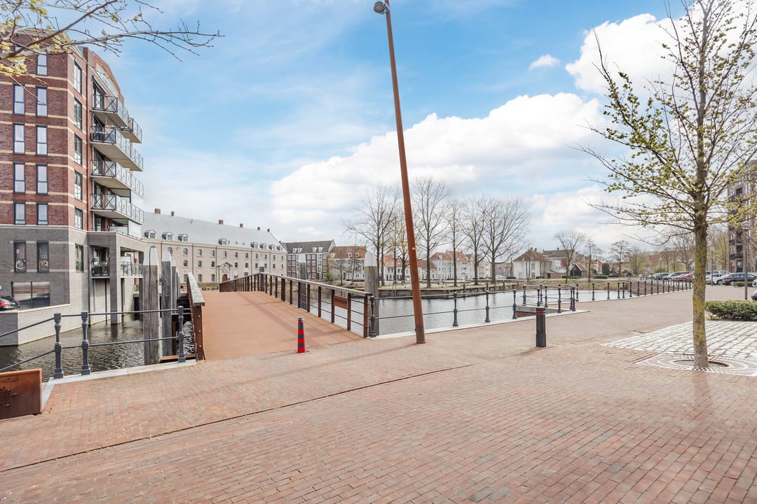 Modern Energy-Efficient Terraced Home with Private Parking in Bergen op Zoom — 41