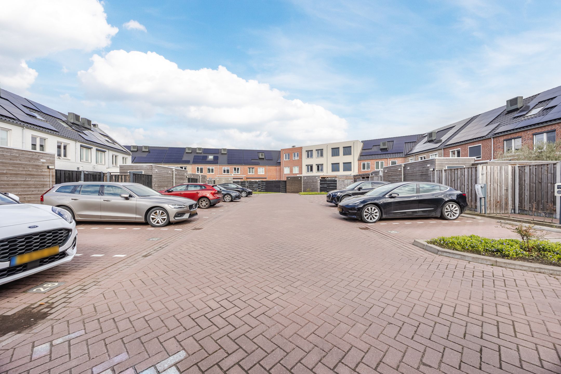 Modern Energy-Efficient Terraced Home with Private Parking in Bergen op Zoom — 39