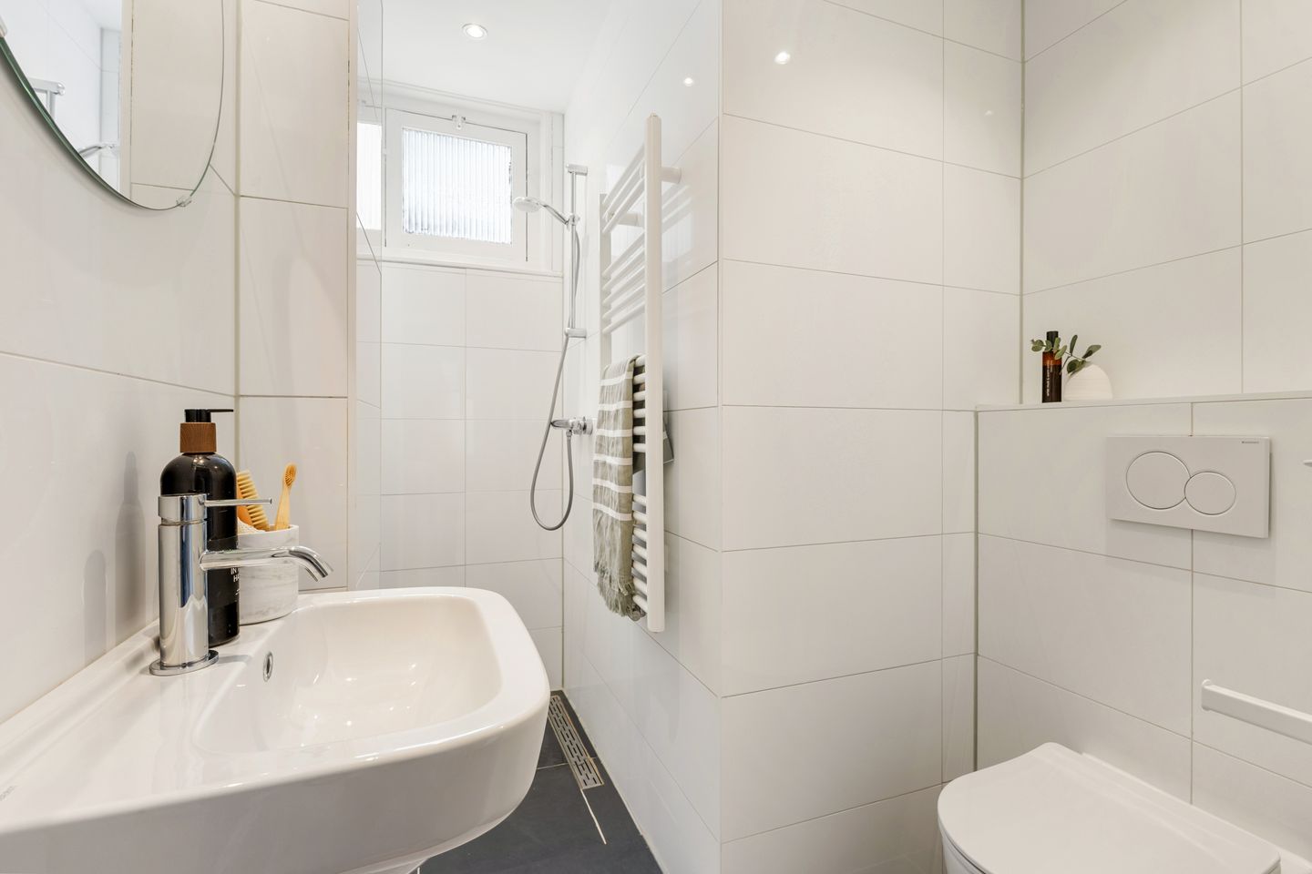 Foto 14 van Tweede Goudsbloemdwarsstraat 17-1