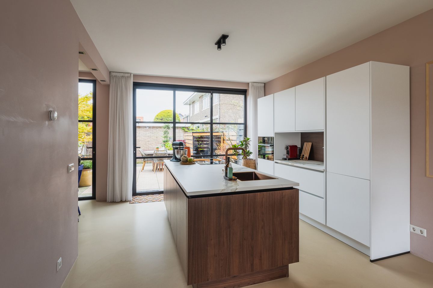 Foto 14 van Adrianalaan 261