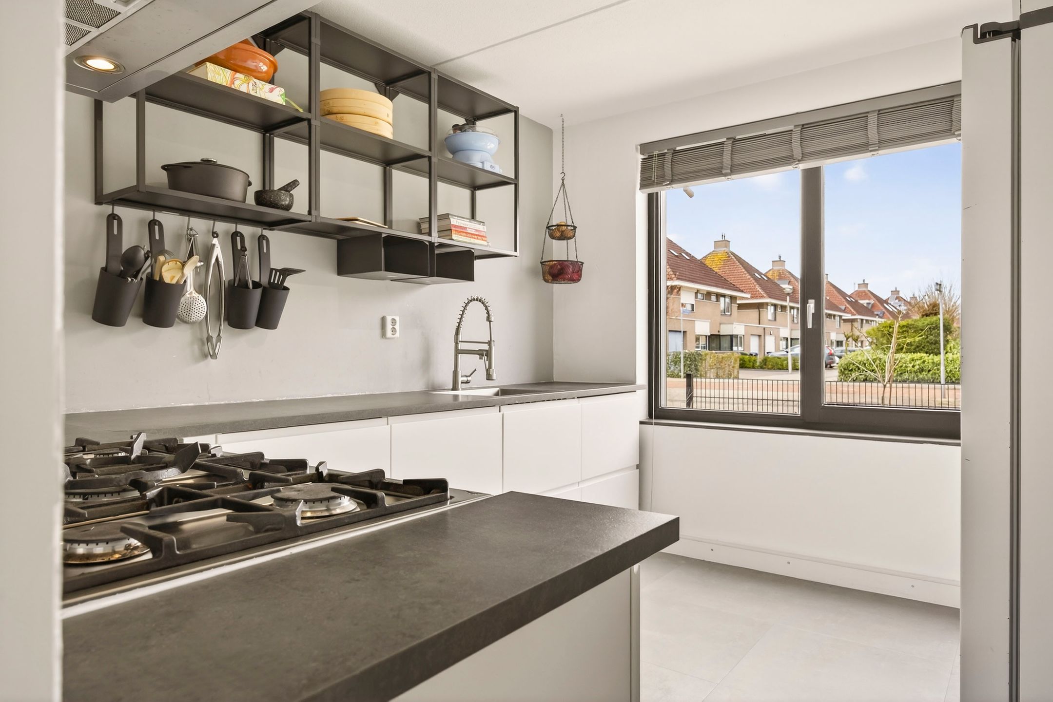 Foto 15 van Albert van Dalsumlaan 97