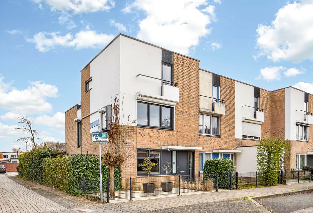 Foto 2 van Albert van Dalsumlaan 97