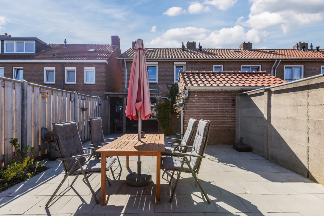 Foto 26 van Outshoornstraat 40