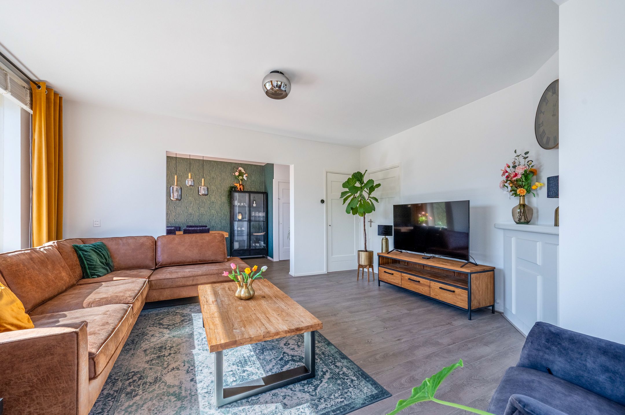 Photo 9 of Sir Winston Churchillln 188