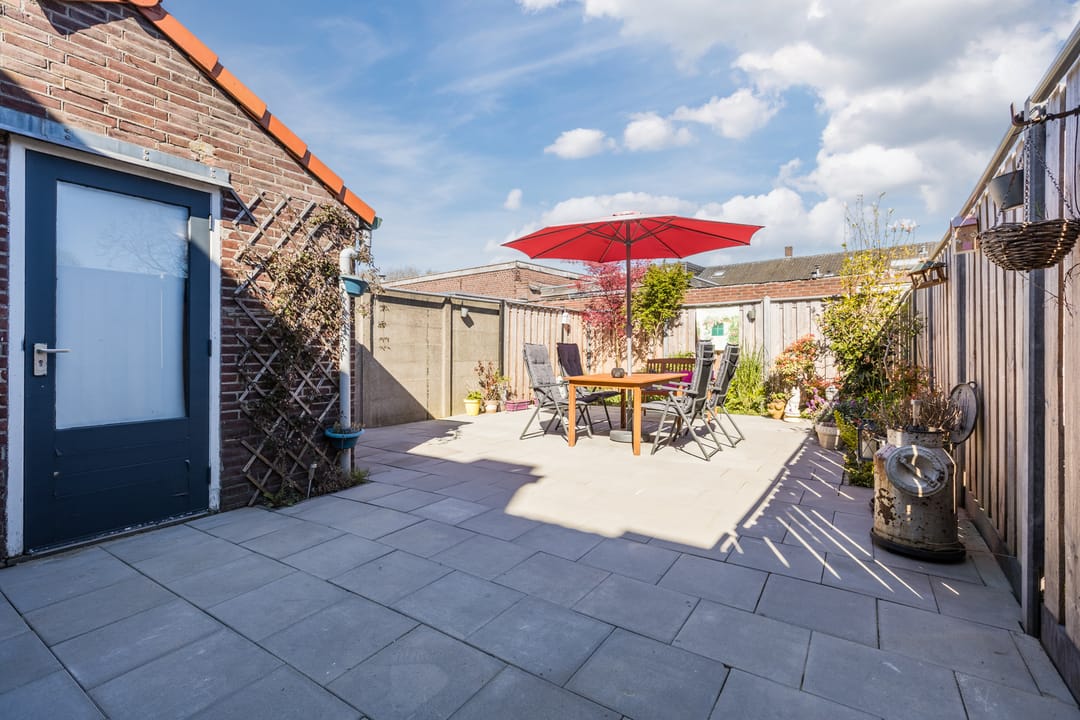 Foto 28 van Outshoornstraat 40