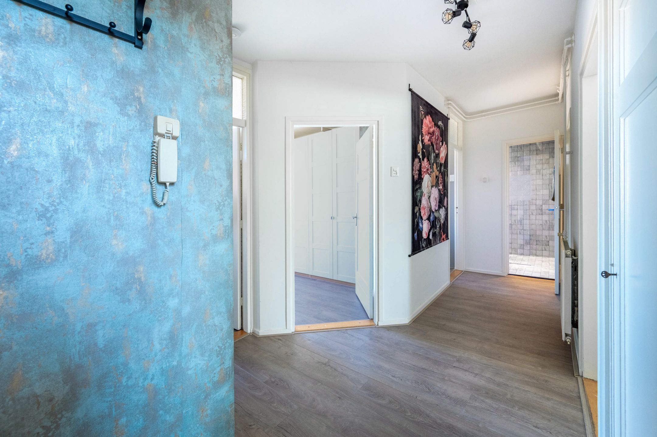 Photo 18 of Sir Winston Churchillln 188