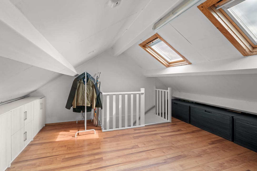 Spacious corner home in green Tolberg neighborhood — 31