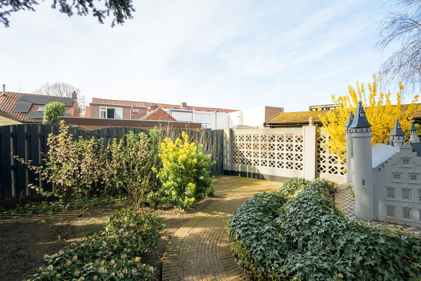 Foto 25 van Middenlaan 18