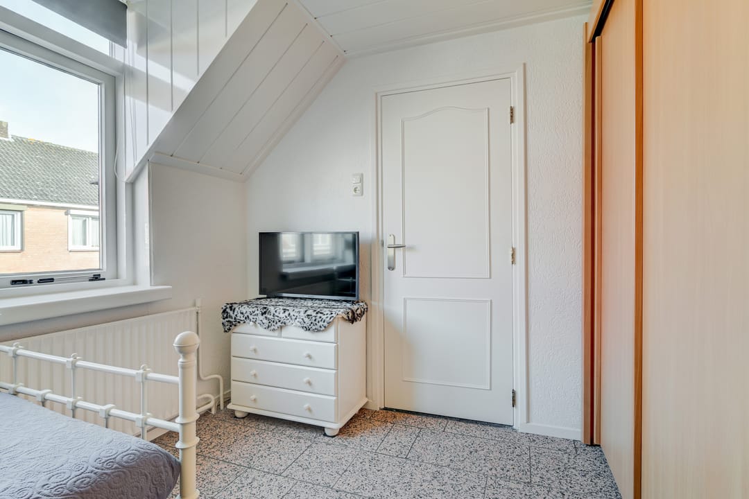 Foto 17 van Middenlaan 18