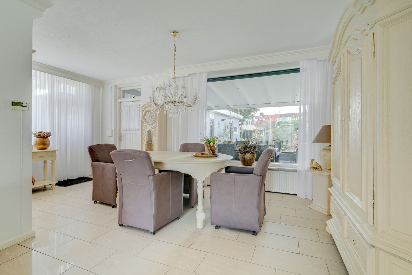 Foto 10 van Middenlaan 18