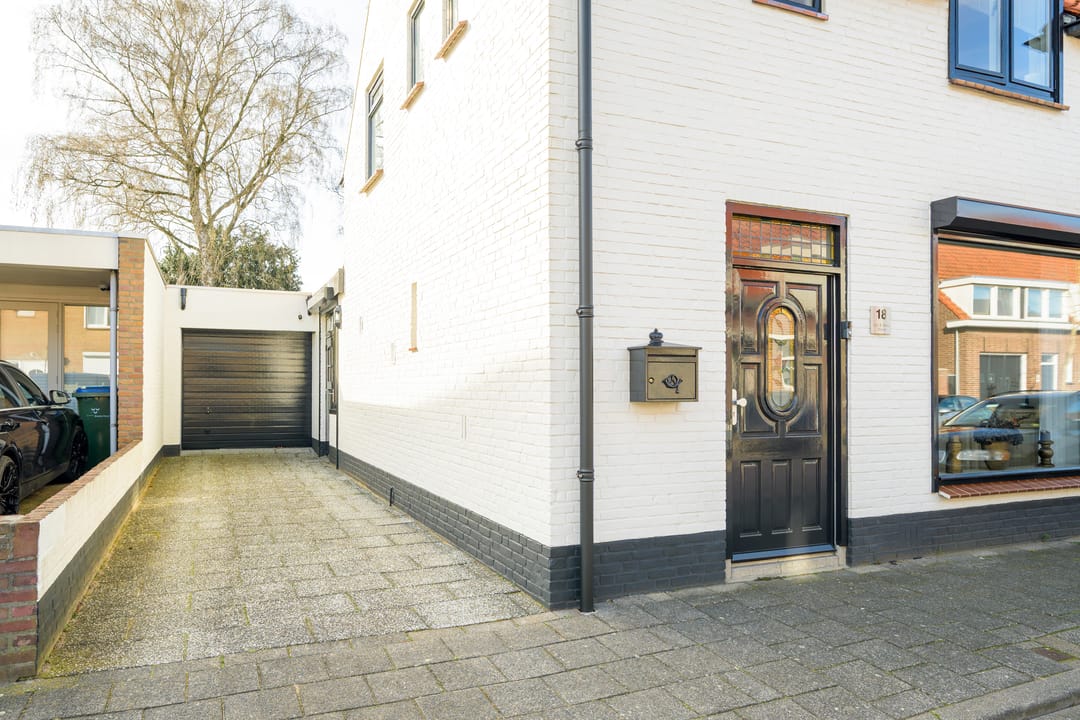 Foto 26 van Middenlaan 18