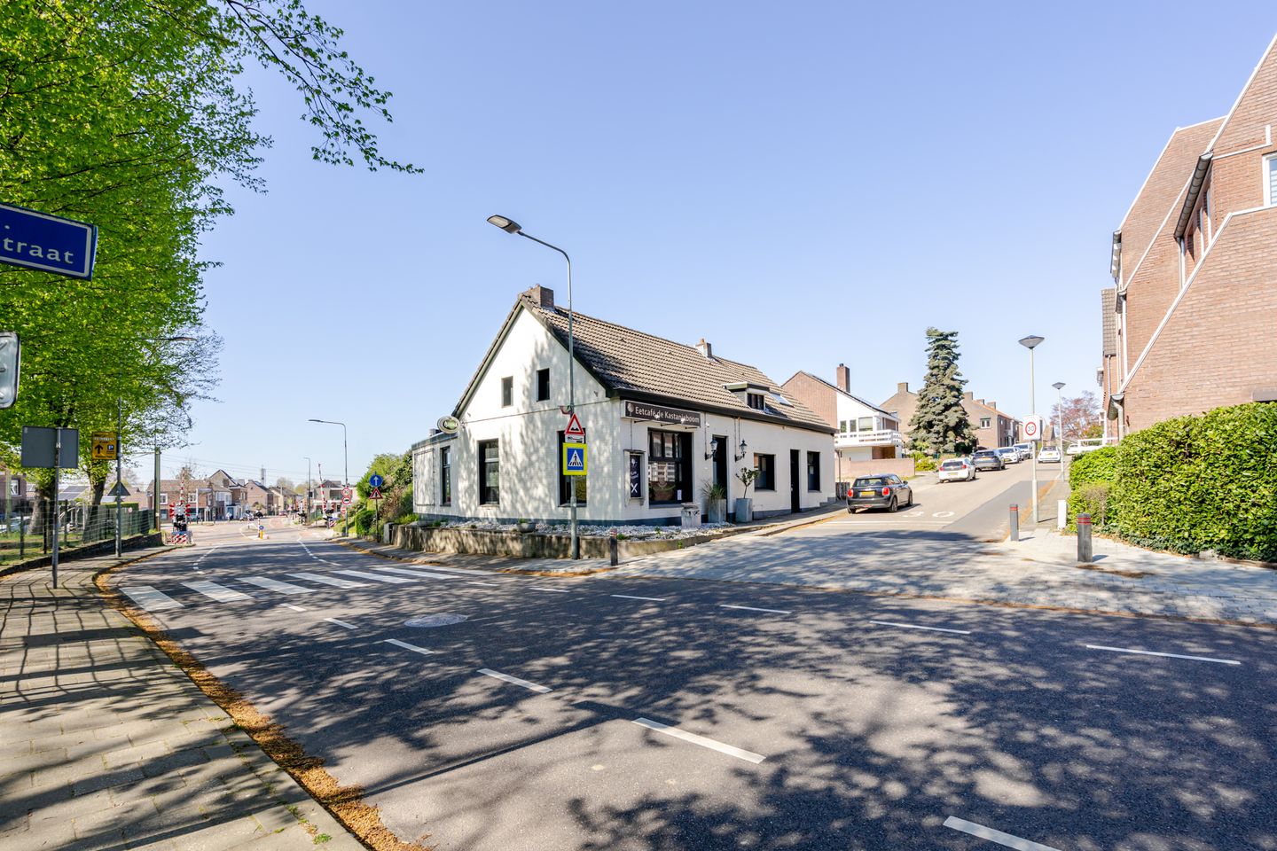 Bekijk foto 2 van Koningin Julianastraat 1