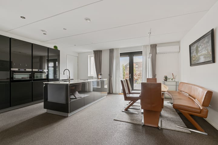 Photo 2 of Schuttersveld 6