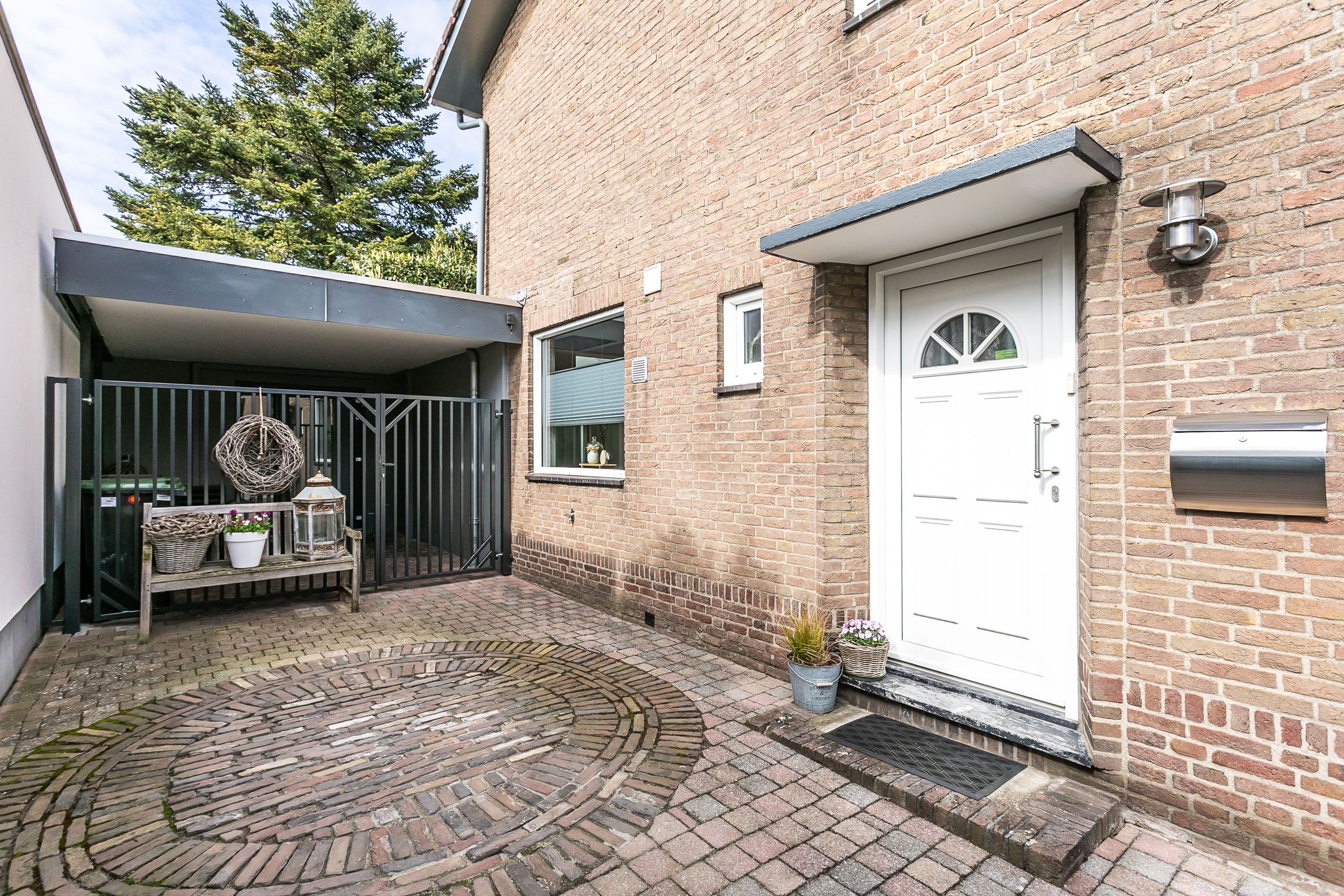 Photo 27 of Rooseveltstraat 2