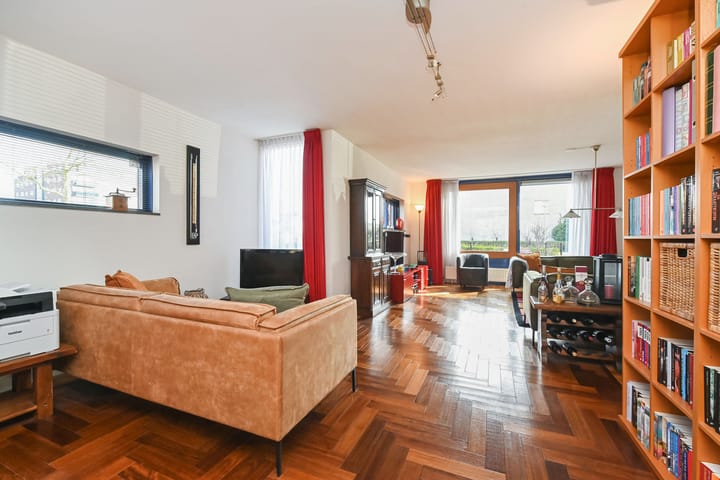 Hoekwoning te koop: Marjoleinveld 1, 'S-Gravenhage