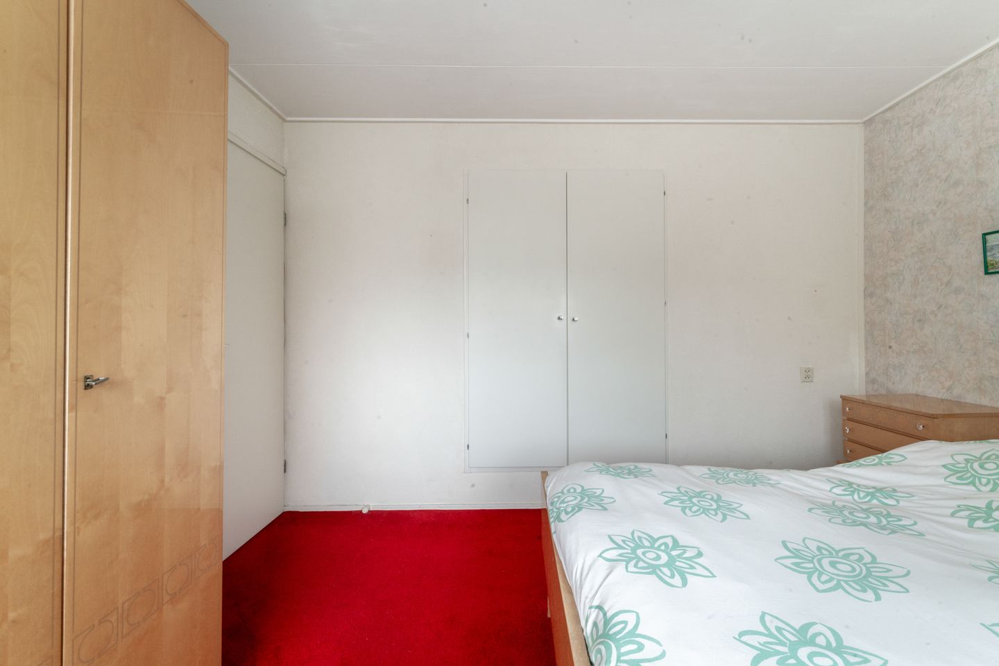 Attractive mid-terraced home with deep private garden in family-friendly Westervoort location — 40
