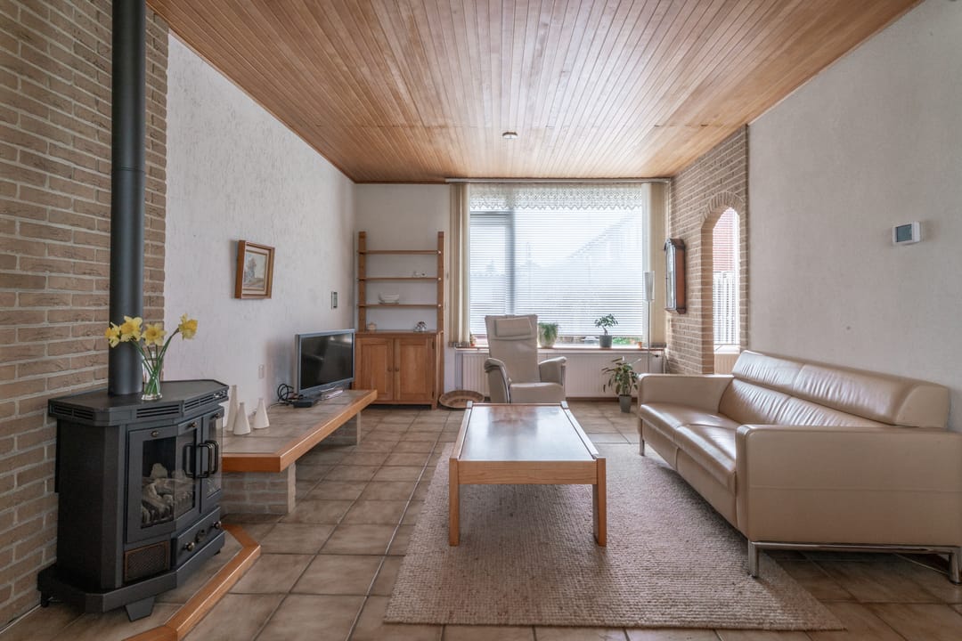 Attractive mid-terraced home with deep private garden in family-friendly Westervoort location — 13