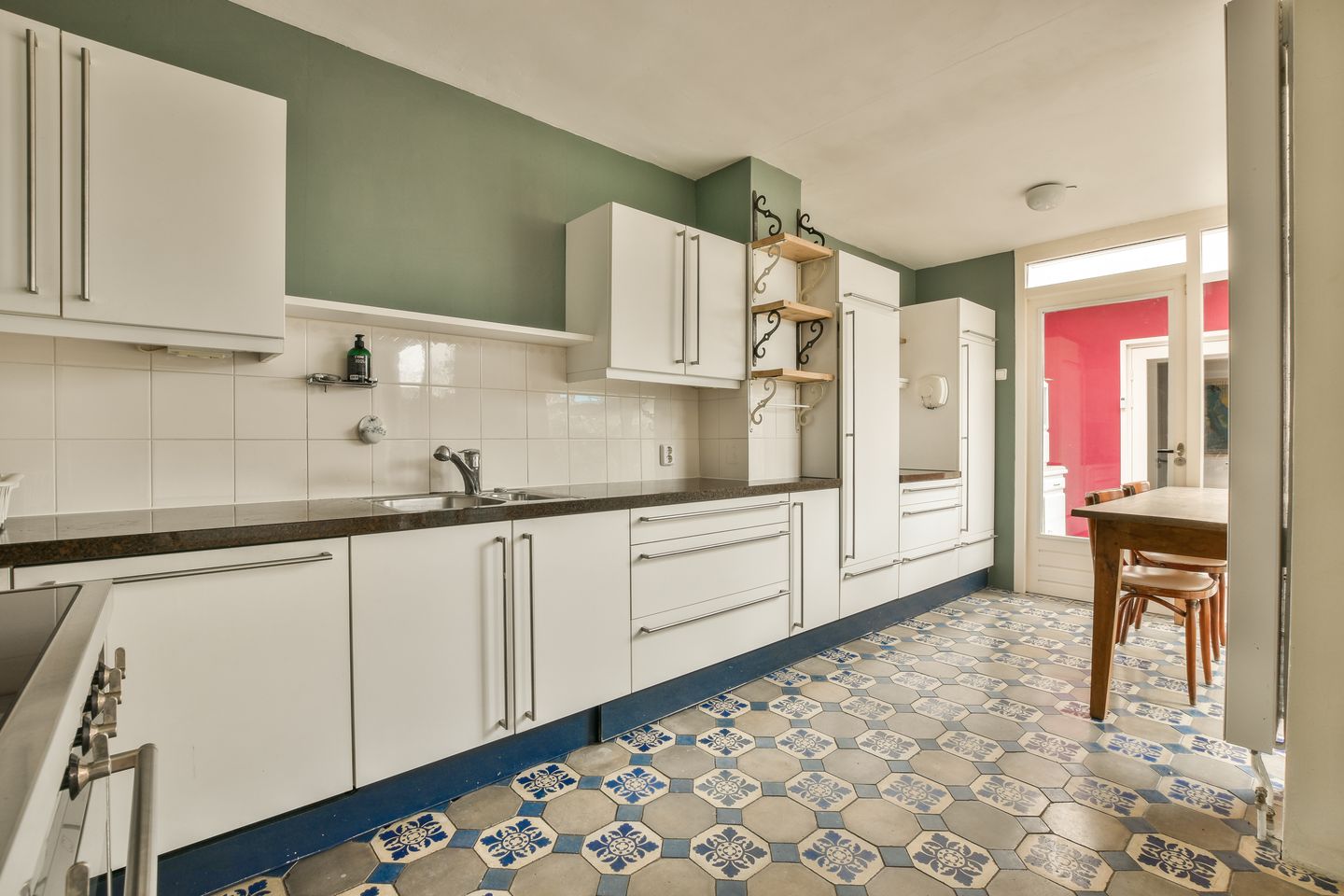 Foto 10 van Meeuwenlaan 15