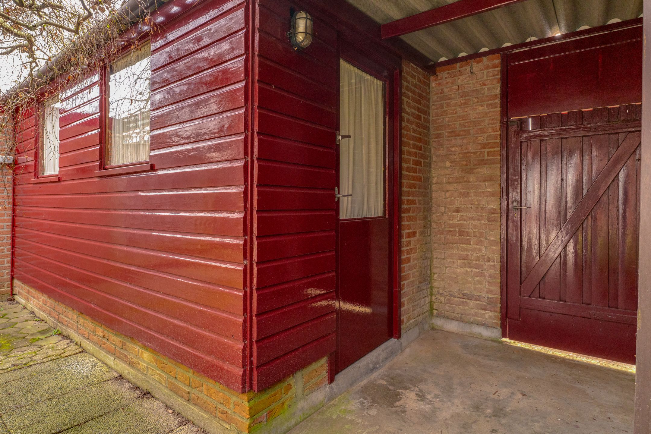 Attractive mid-terraced home with deep private garden in family-friendly Westervoort location — 27