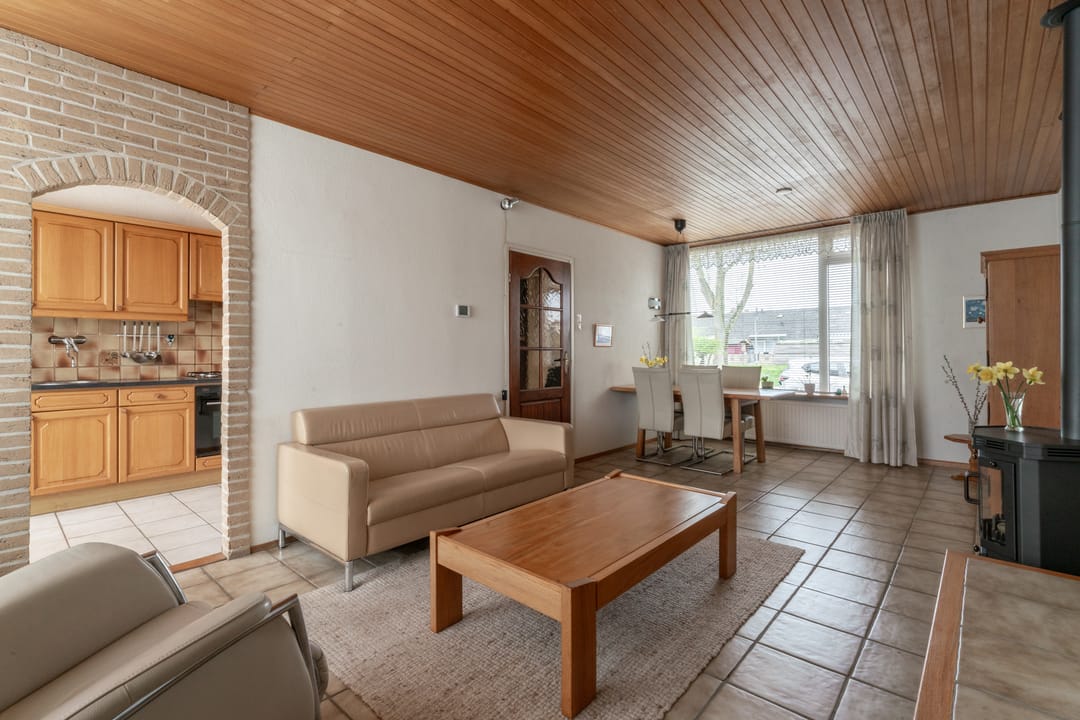 Attractive mid-terraced home with deep private garden in family-friendly Westervoort location — 16
