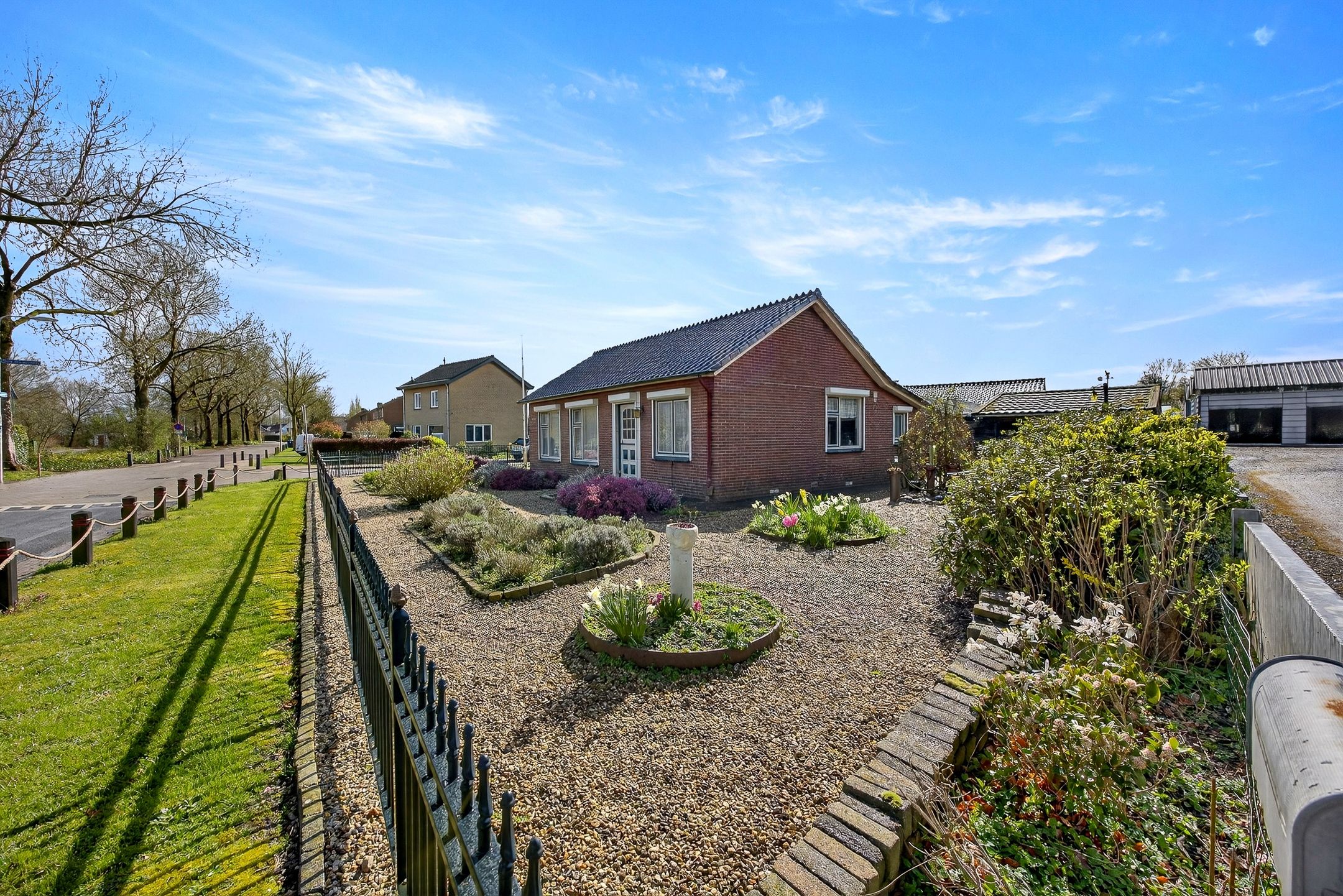 Foto 42 van Burgemeester Bouwensweg 2