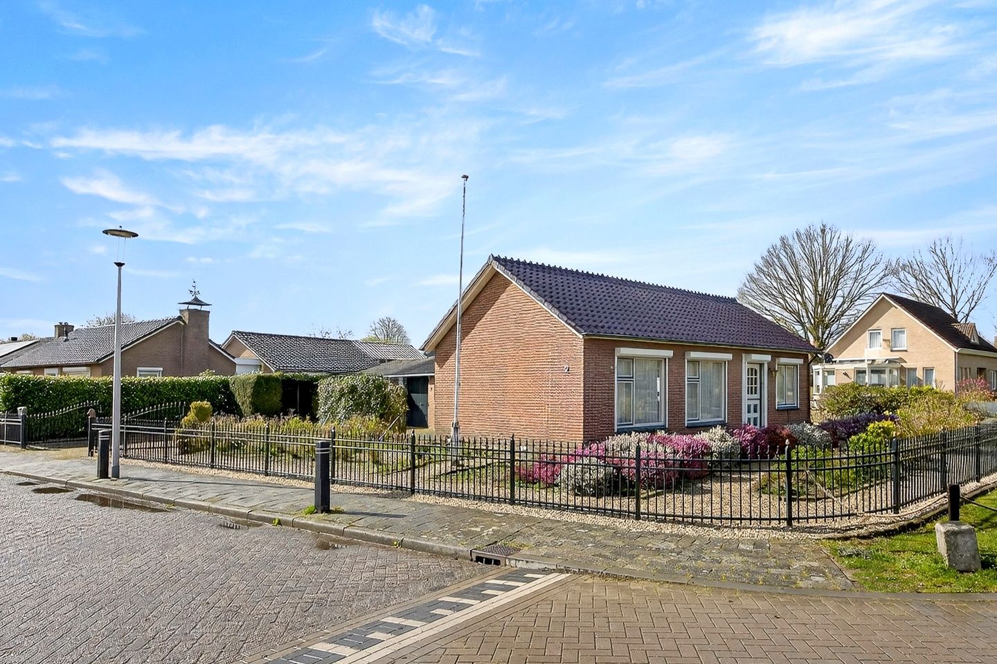 Foto 1 van Burgemeester Bouwensweg 2