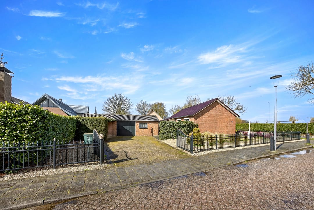 Foto 38 van Burgemeester Bouwensweg 2