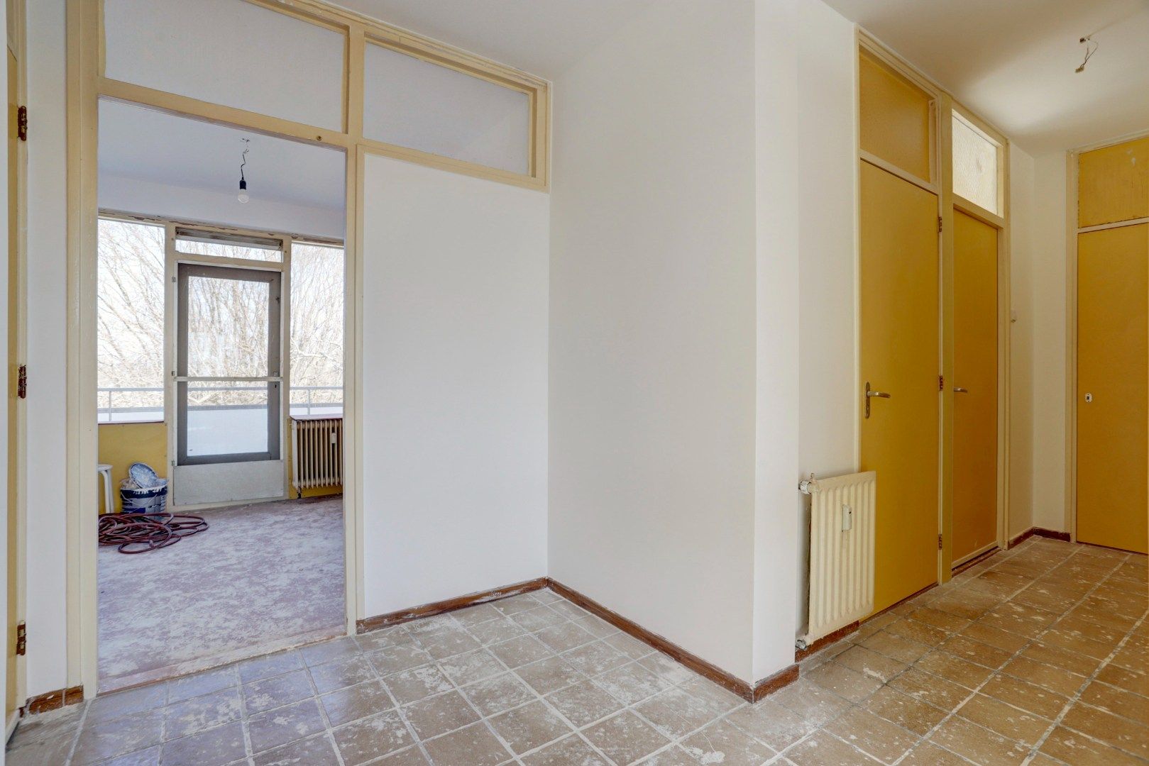Renovation Opportunity Apartment with Three Balconies in Rotterdam Het Lage Land — 21