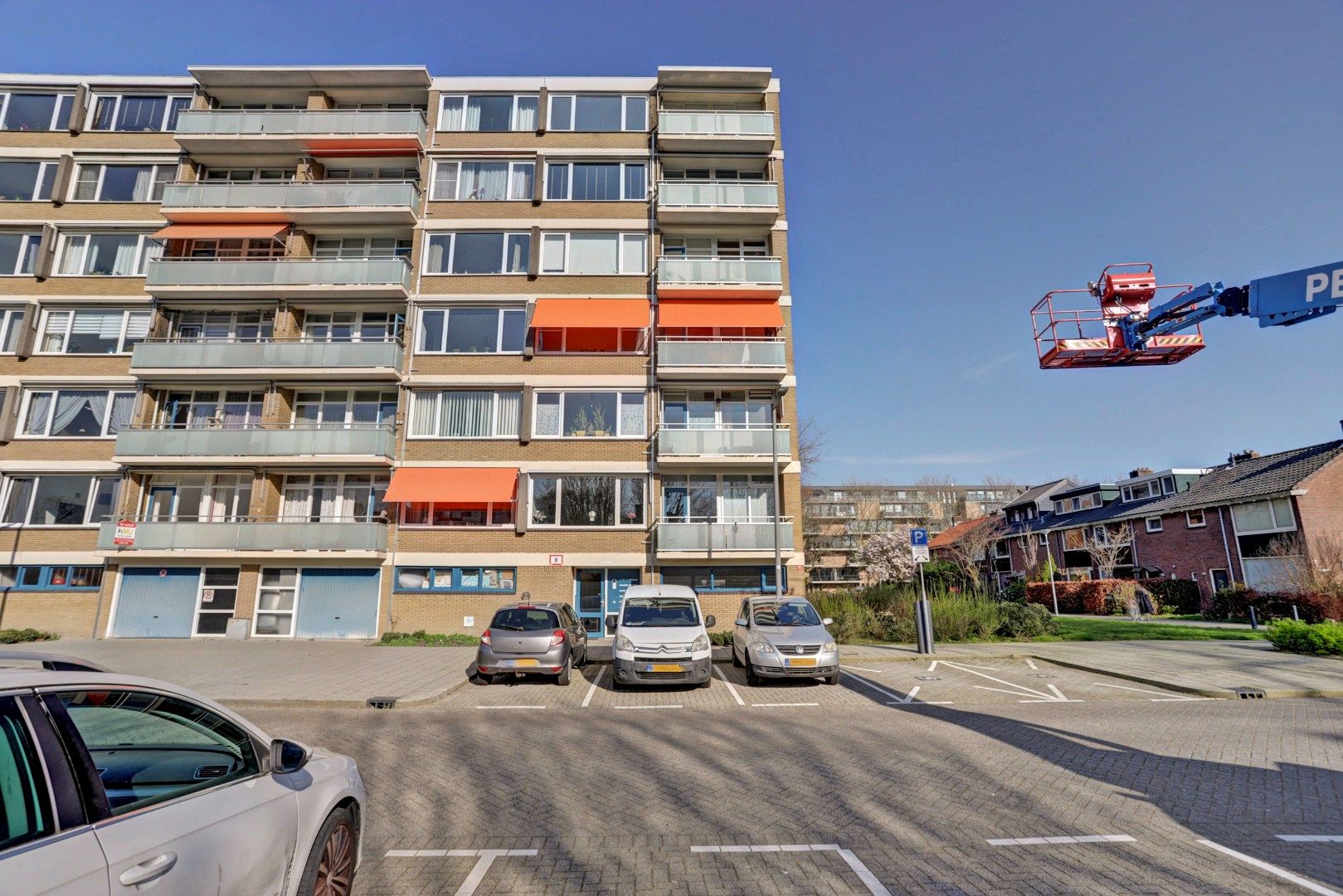 Renovation Opportunity Apartment with Three Balconies in Rotterdam Het Lage Land — 24