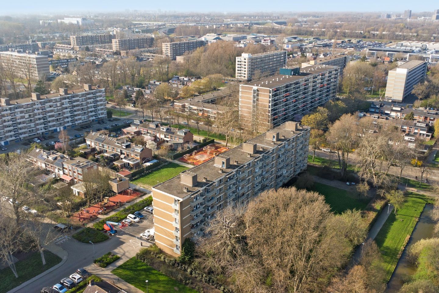 Renovation Opportunity Apartment with Three Balconies in Rotterdam Het Lage Land — 29
