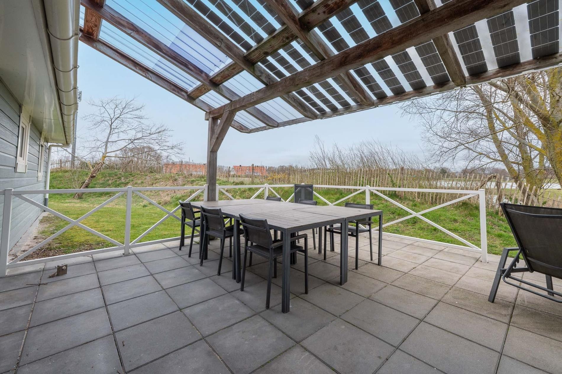 8-bedroom freehold villa in Julianadorp — photo 3 of 5