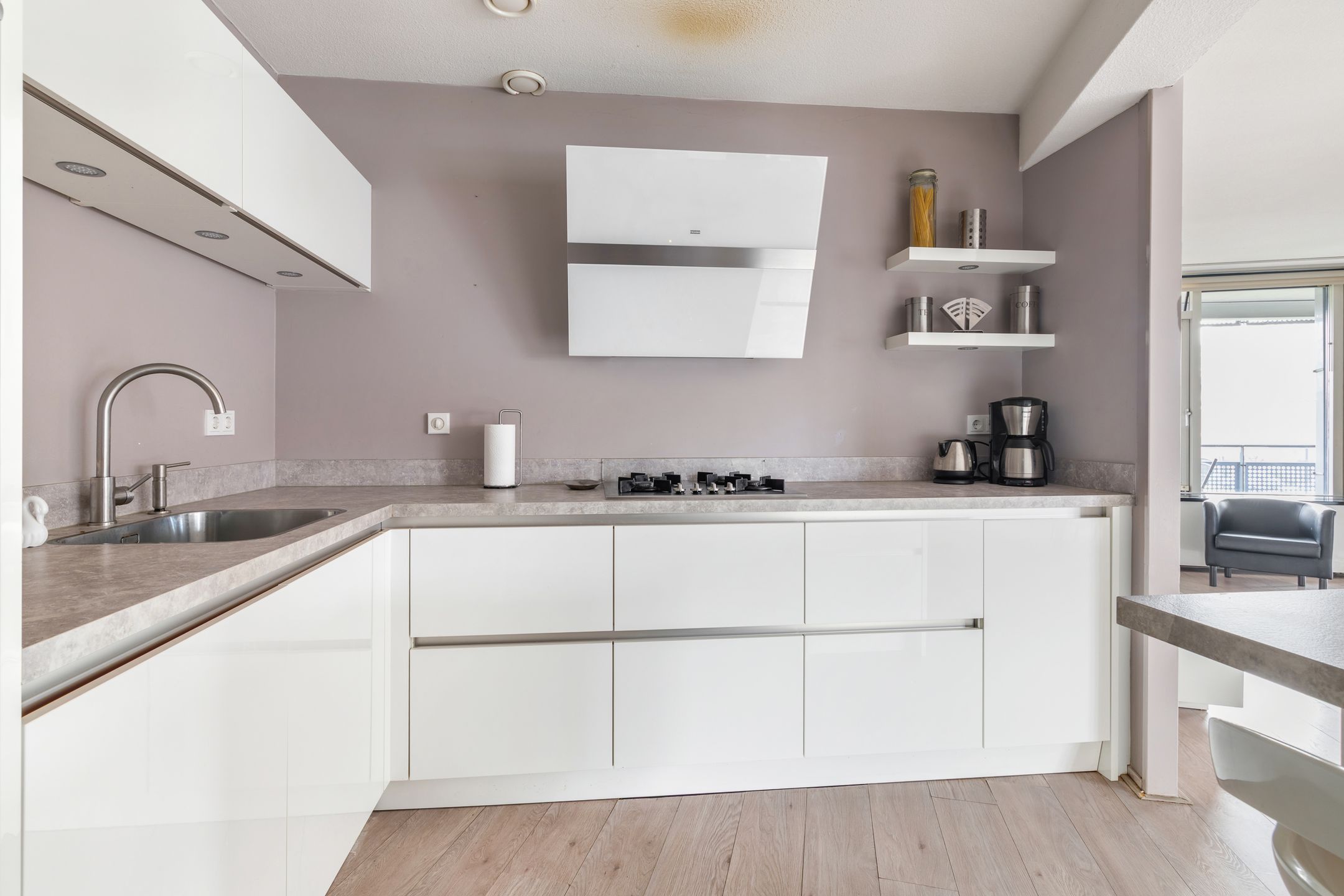 Foto 12 van Valkenierslaan 37-B7