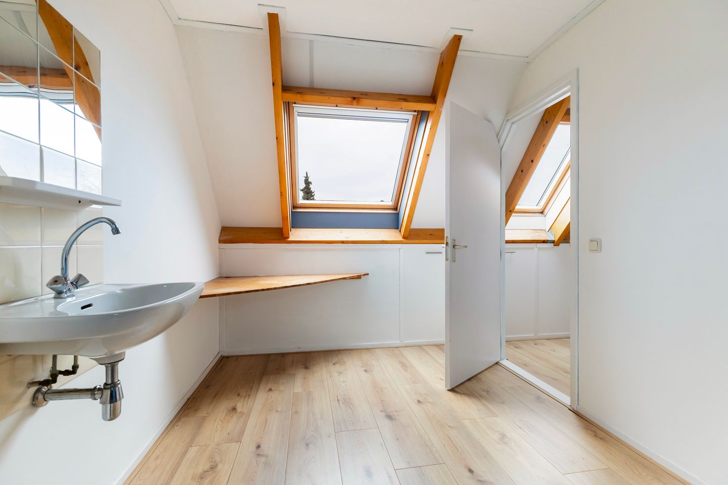 Foto 25 van Schrijnwerkershorst 122