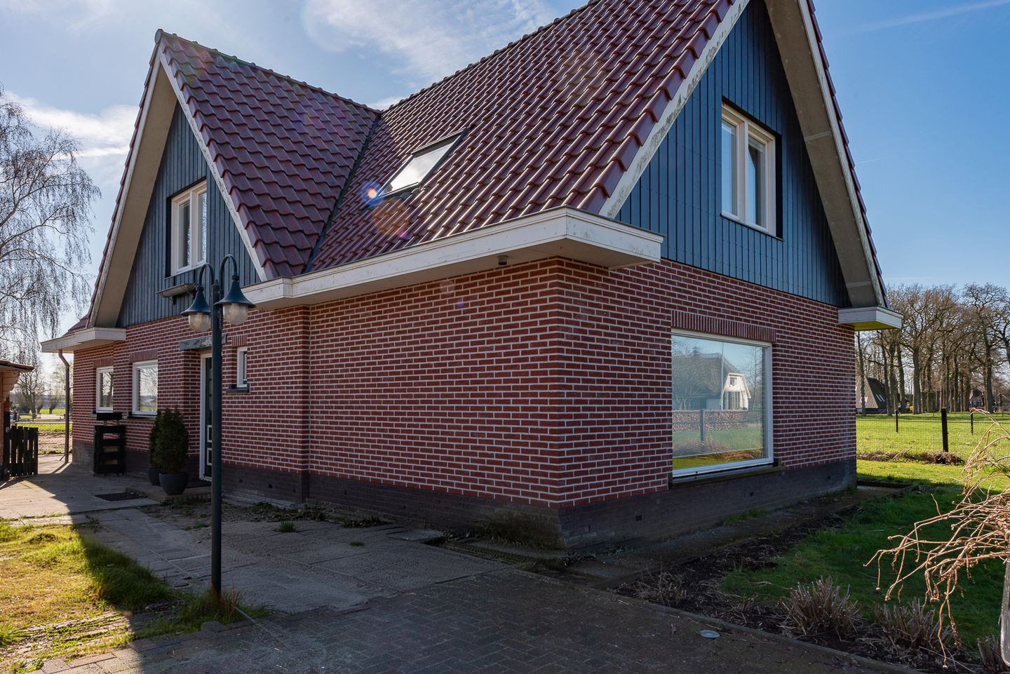 Spacious Country Home with Large Outbuilding and 2 Hectare Plot — 50