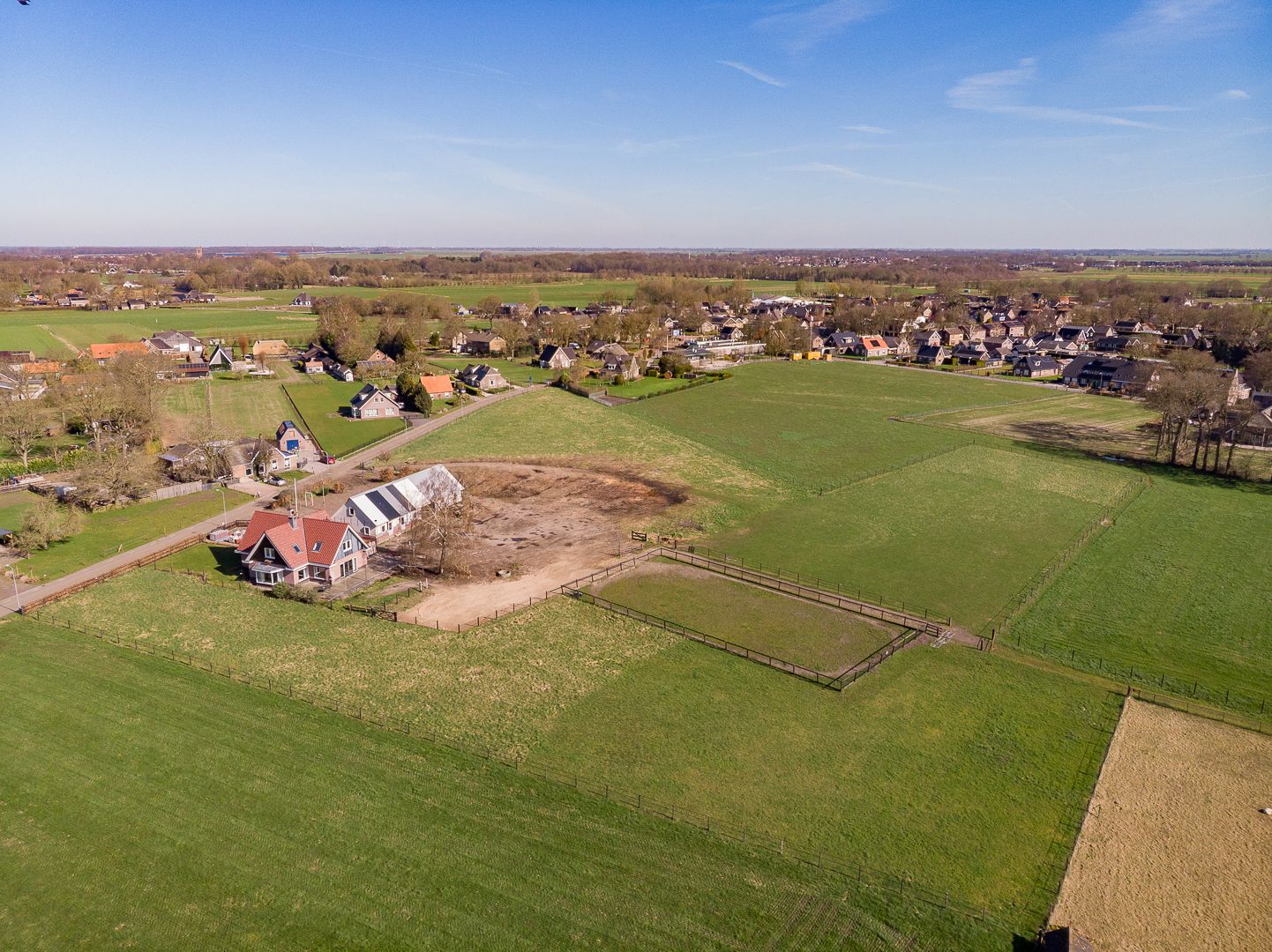 Spacious Country Home with Large Outbuilding and 2 Hectare Plot — 63