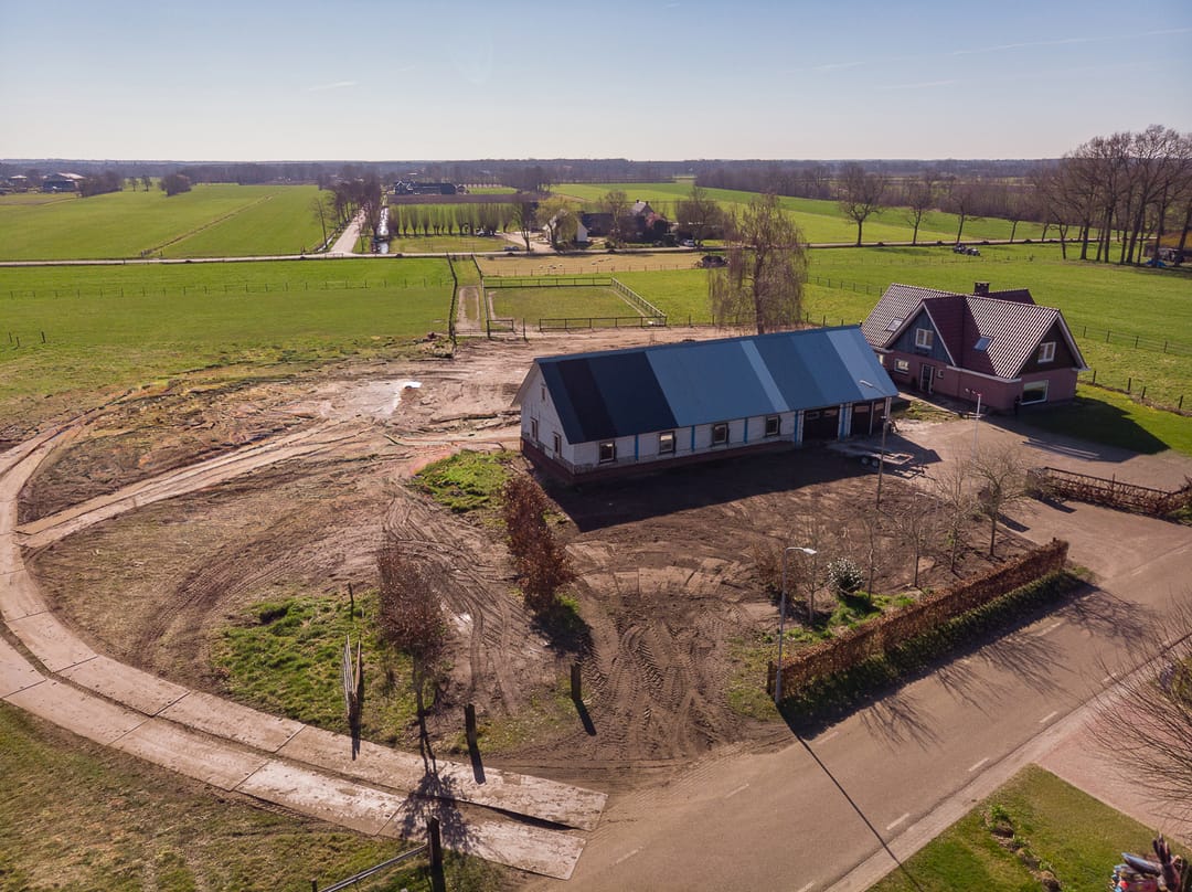 Spacious Country Home with Large Outbuilding and 2 Hectare Plot — 56