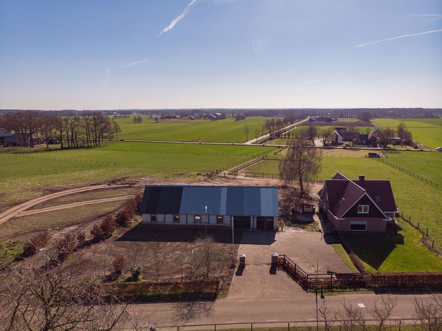 Spacious Country Home with Large Outbuilding and 2 Hectare Plot — 55