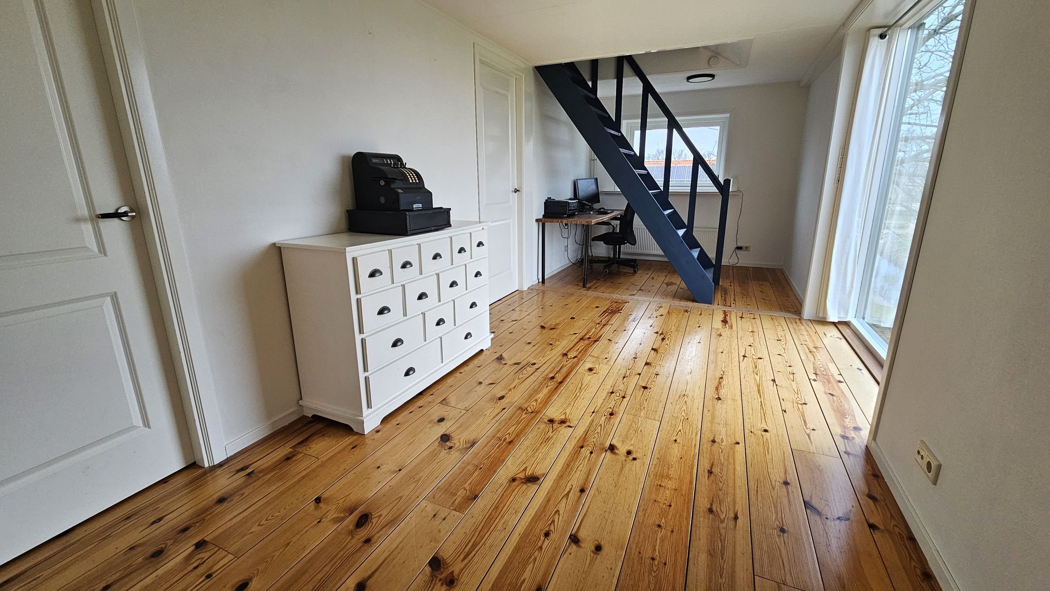 Photo 39 of J.J. Allanstraat 98