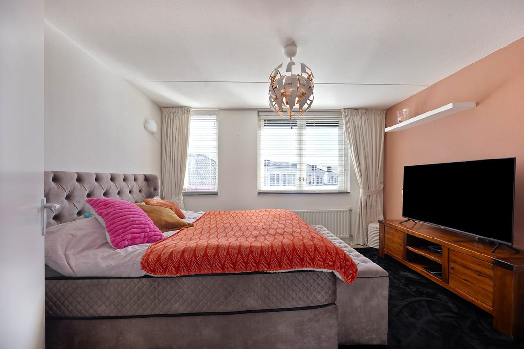 Foto 8 van Van Miereveltstraat 21