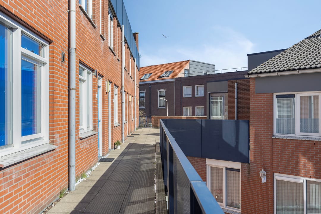 Foto 23 van Van Miereveltstraat 21