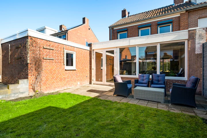 Foto 4 van Van Den Bongaertstraat 3