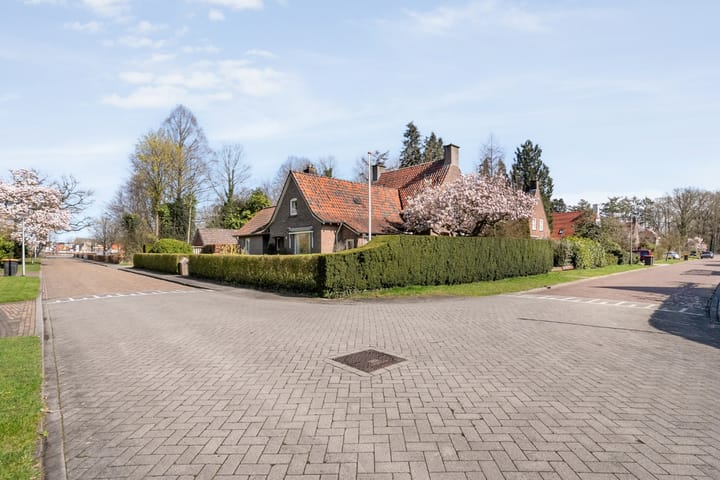 Photo 4 of Wilhelminastraat 1