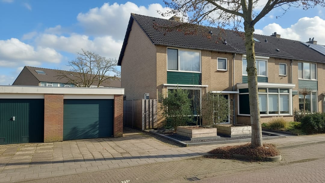 Ruime hoekwoning met garage en energielabel A