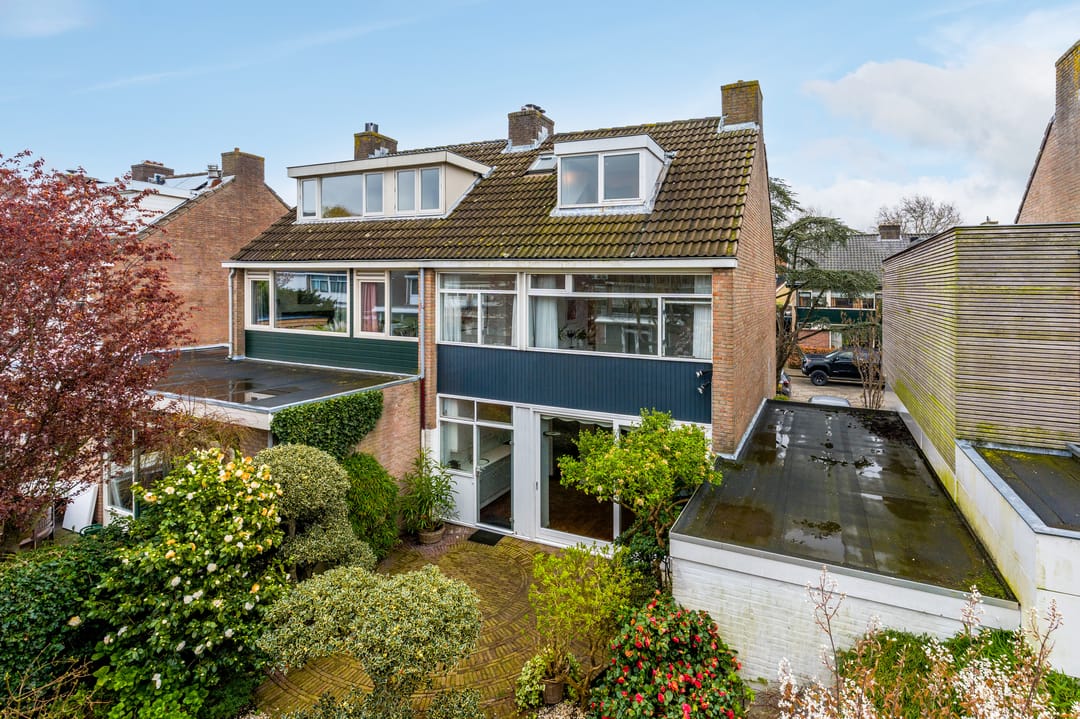 Spacious Semi-Detached House with Garage and Mature Garden in Badhoevedorp — 13