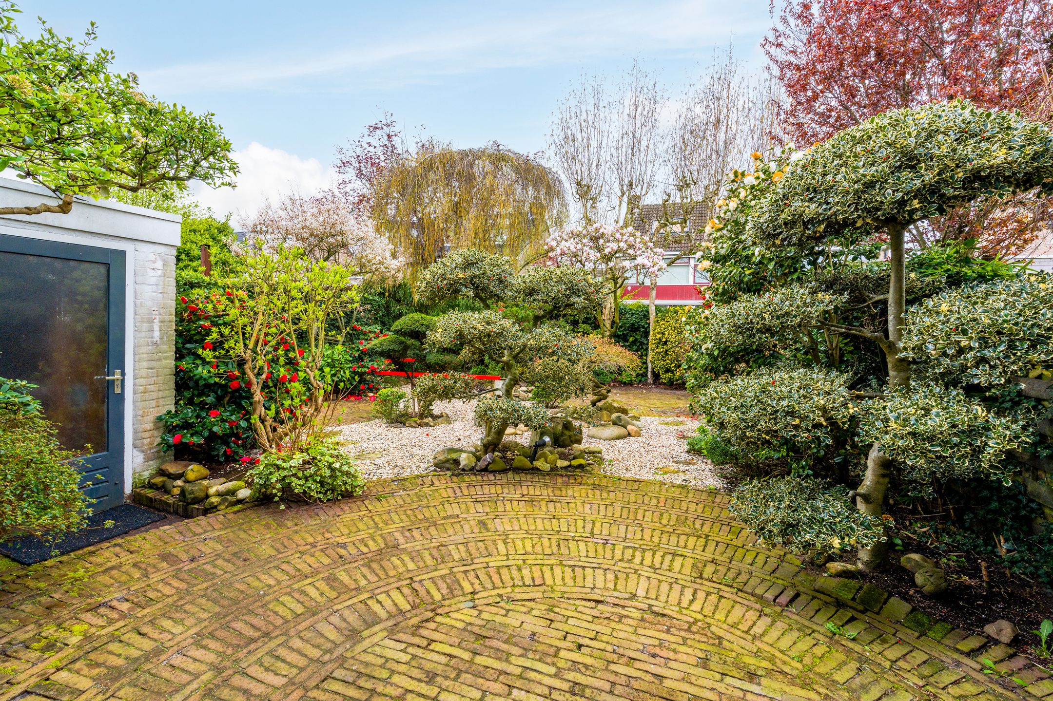 Spacious Semi-Detached House with Garage and Mature Garden in Badhoevedorp — 12